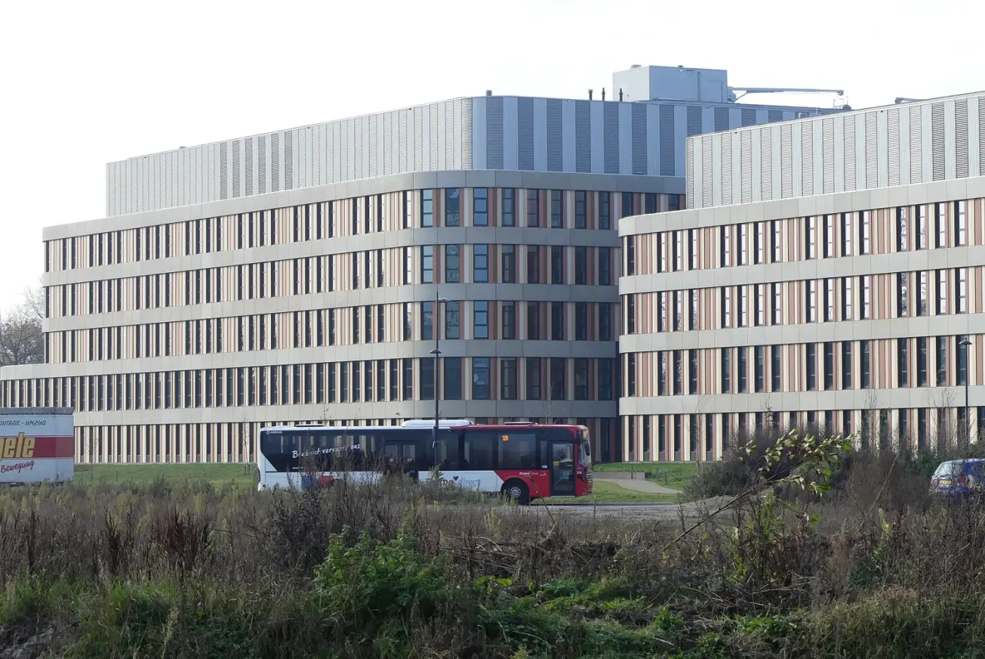 Nieuwbouw van Amphia Breda gezien vanaf de Jel van der Sandelaan